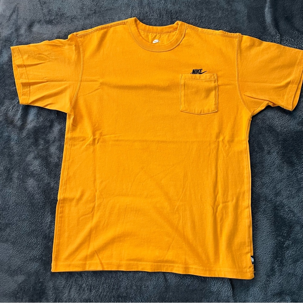 Nike Pocket T-Shirt Size S *SOLD*